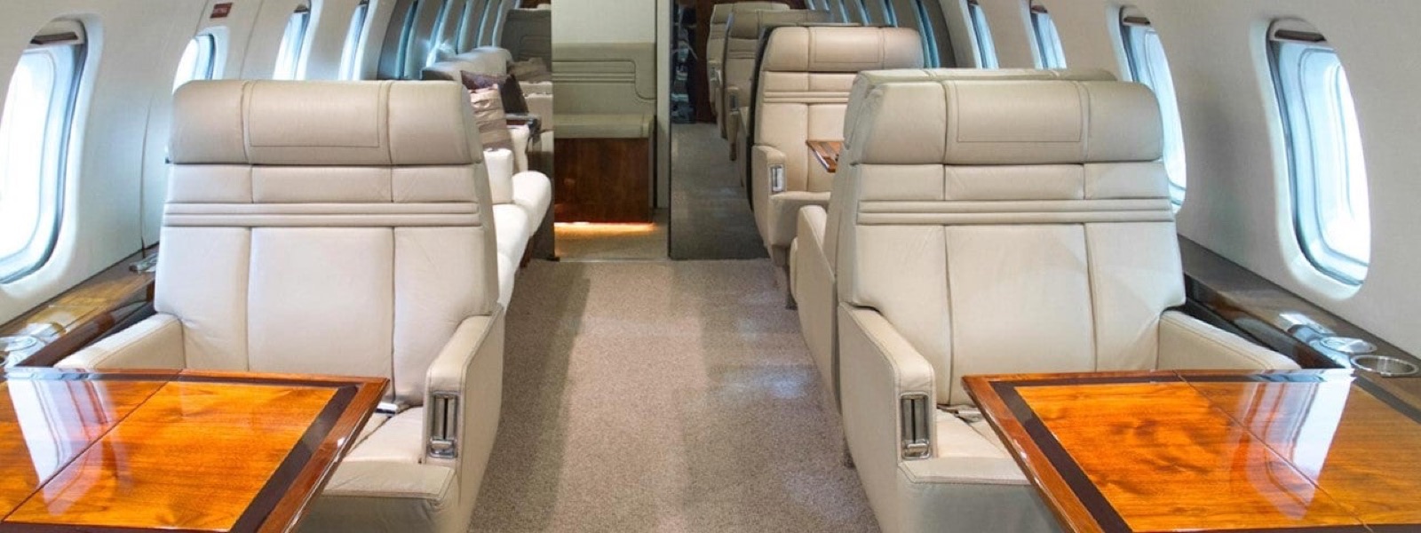 Bombardier Challenger 601 cabin interior