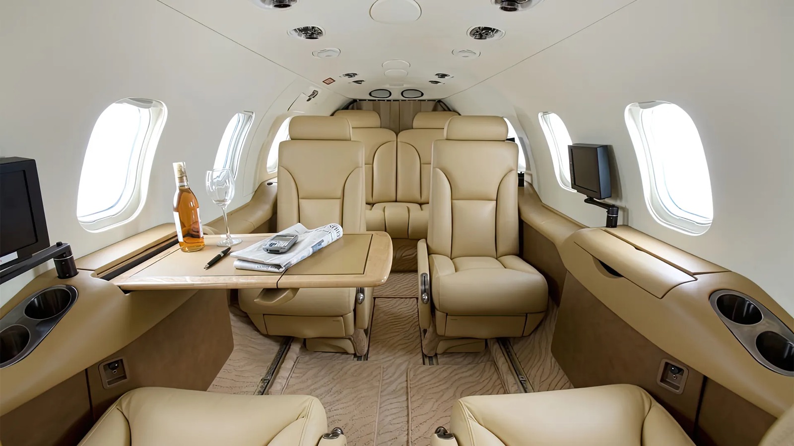 Bombardier Learjet 31A cabin interior
