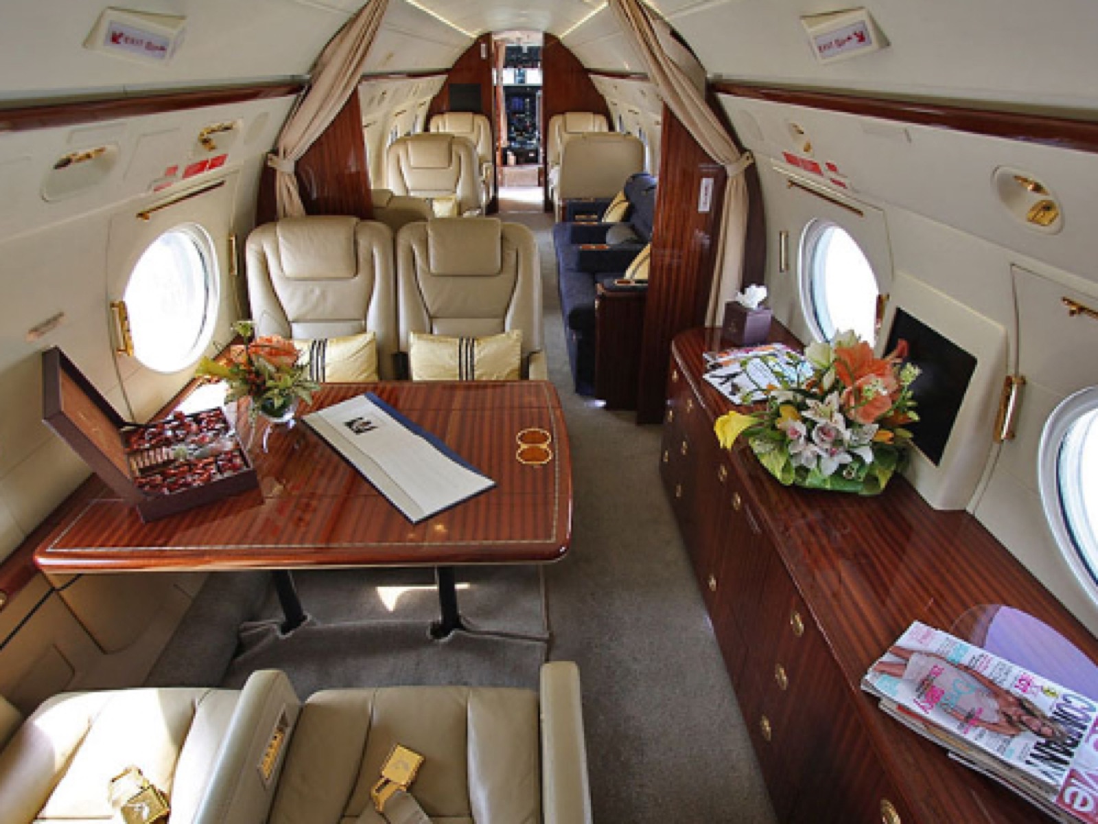 Gulfstream G-III cabin interior