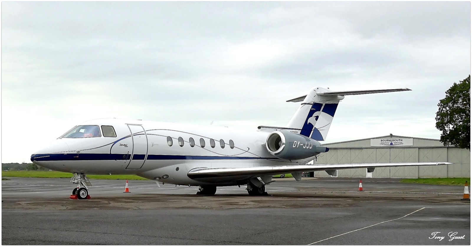 Hawker 4000