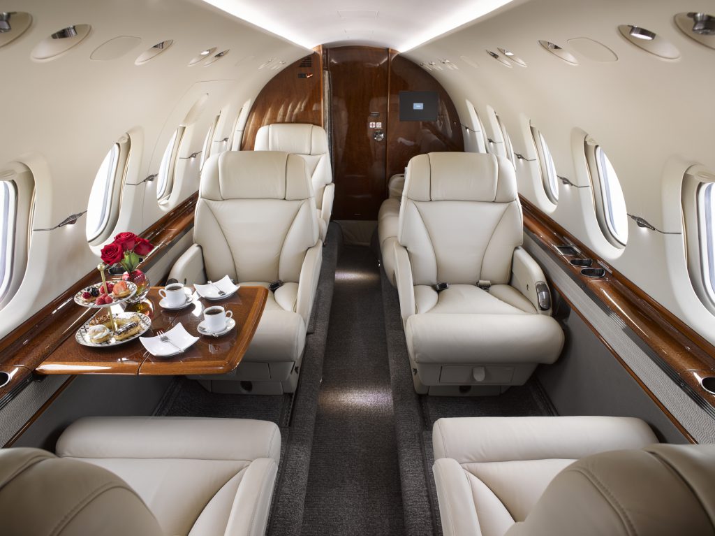 Hawker 850XP cabin interior