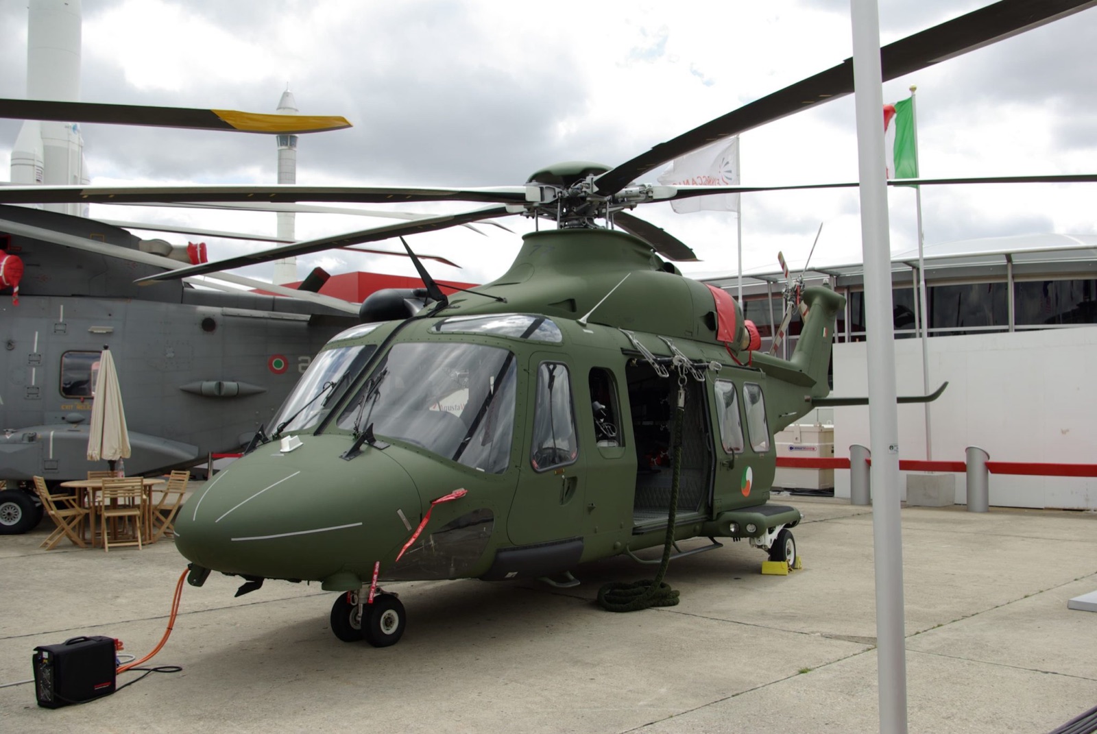 Leonardo AW139
