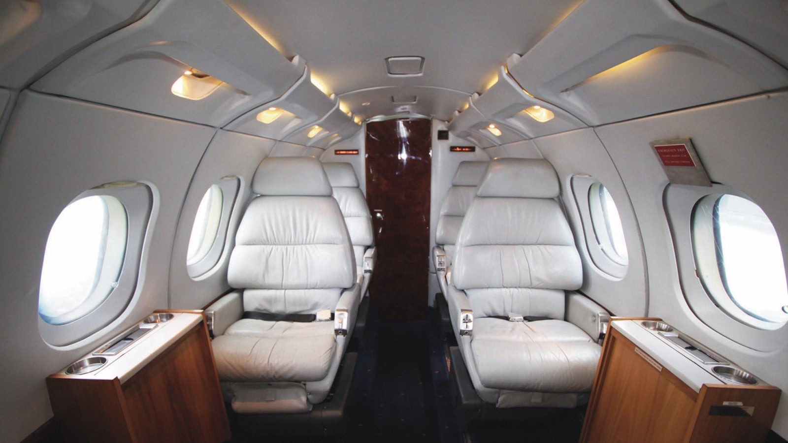 Hawker Hawker 700 cabin interior