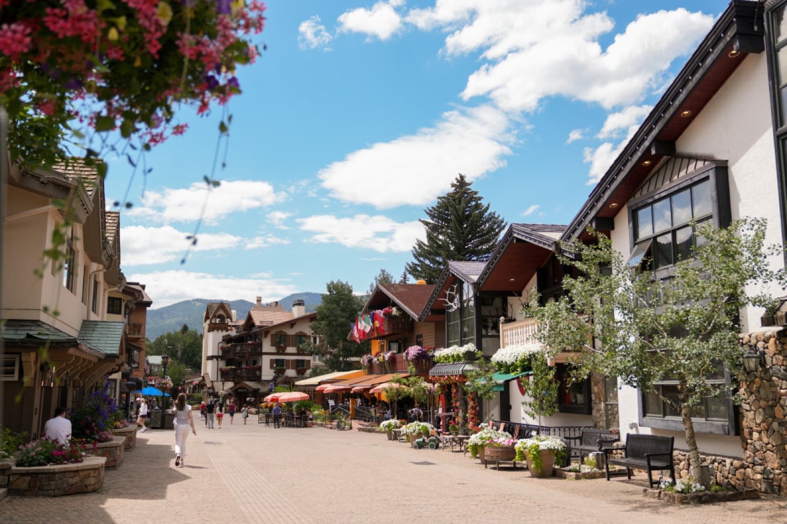 Private jet charter to Eagle