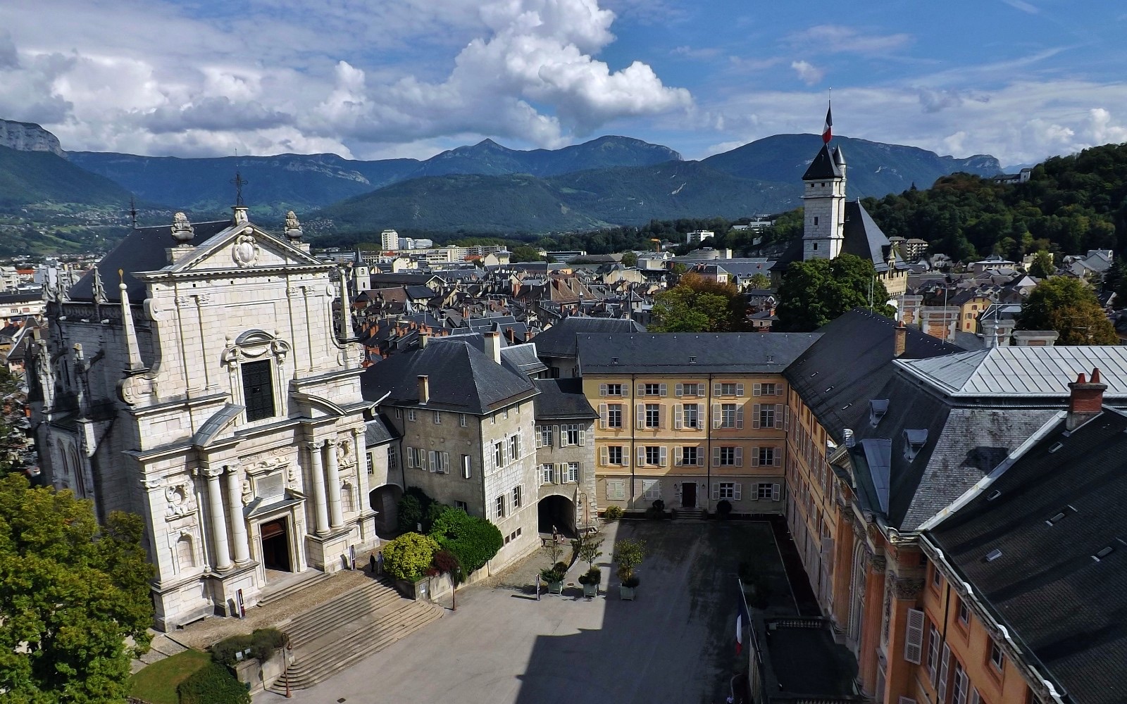 Private jet charter to Chambéry