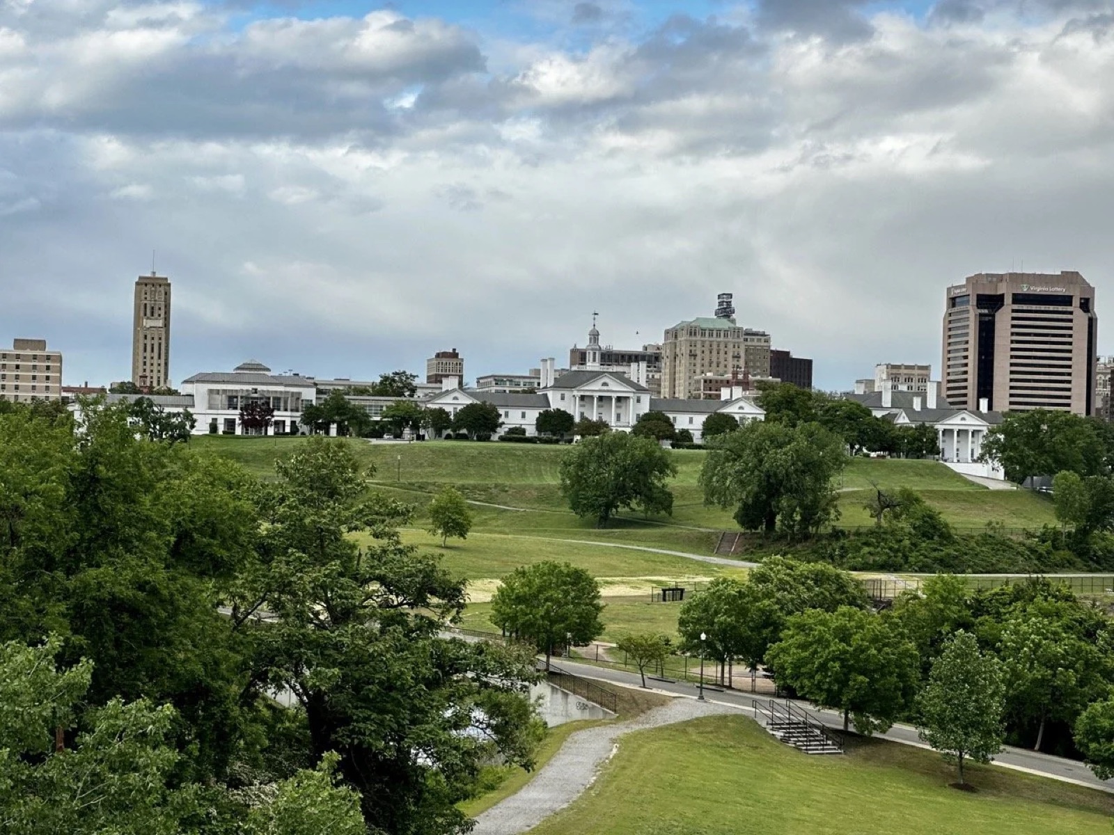 Private jet charter to Charlottesville