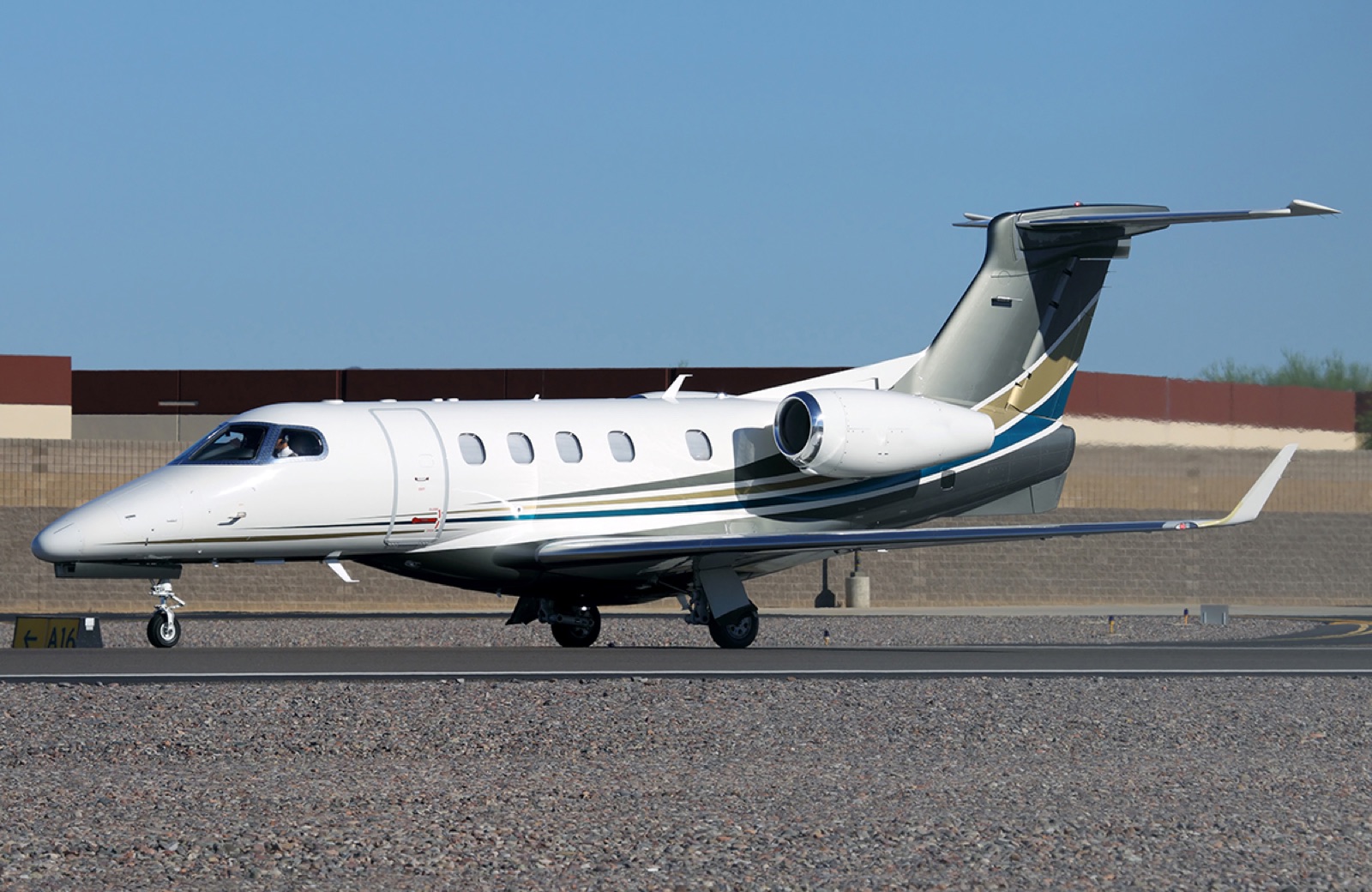 Phenom 300 light jet alternative